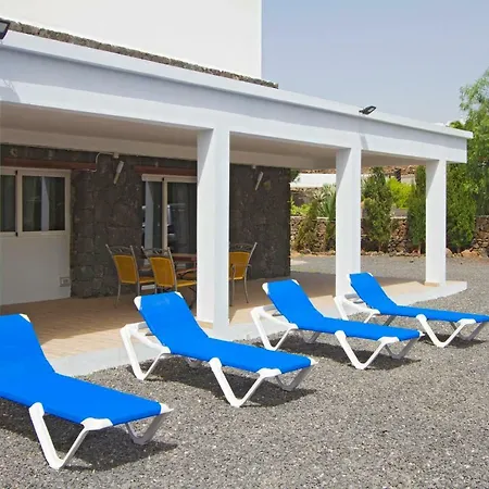 Almudena Suites Apartman Tías